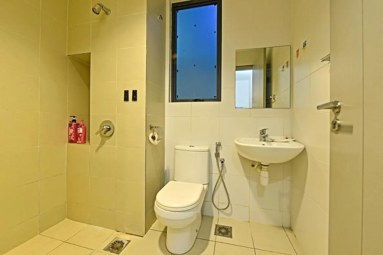 Oyo Home 90581 1 Tebrau Residence Yml Home 1712 新山 0*,  马来西亚