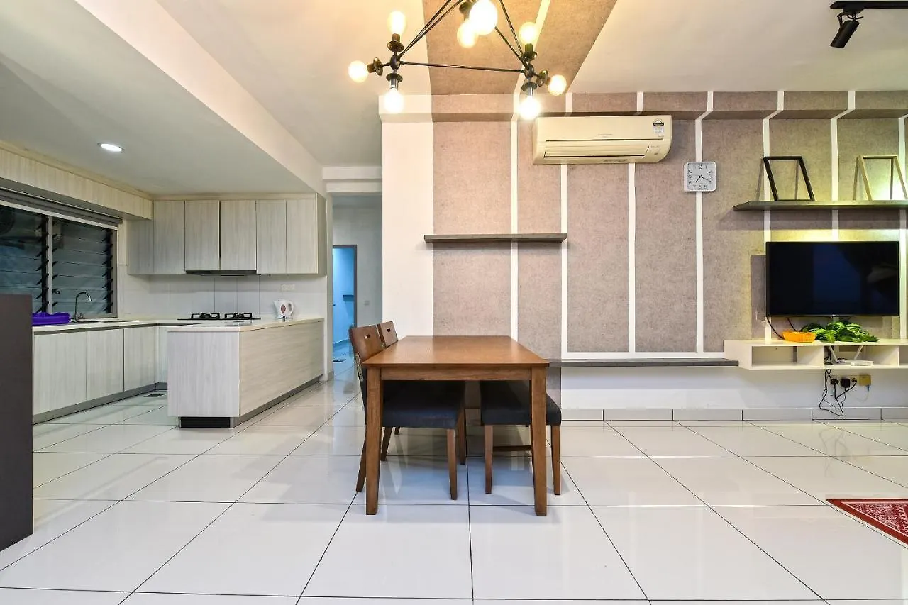 Oyo Home 90581 1 Tebrau Residence Yml Home 1712 新山 0*,  马来西亚