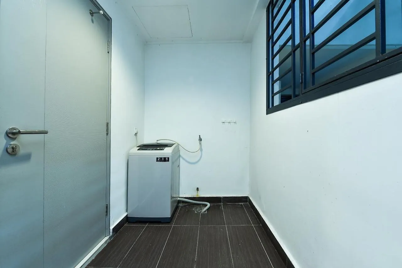 Oyo Home 90581 1 Tebrau Residence Yml Home 1712 新山 0*,